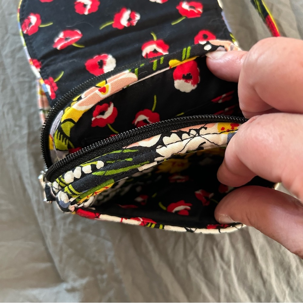Vera Bradley Tiny Crossbody Purse. - Picture 7 of 11